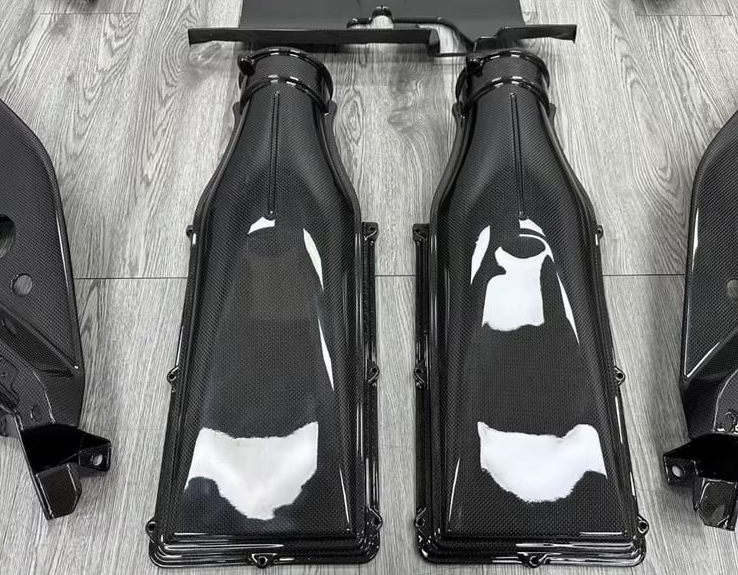 FERRARI 812 Dry Carbon Fiber Engine Interior Kit