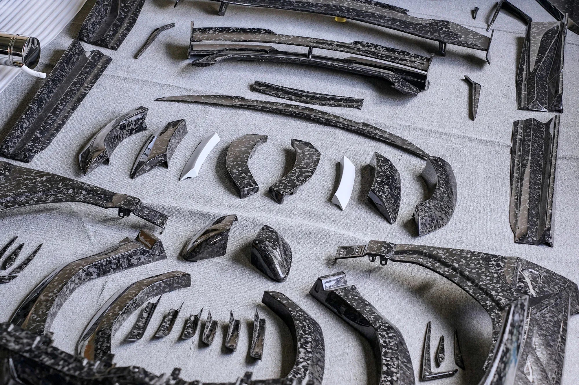 LAMBORGHINI URUS Forged Carbon fiber Wide Body Kit