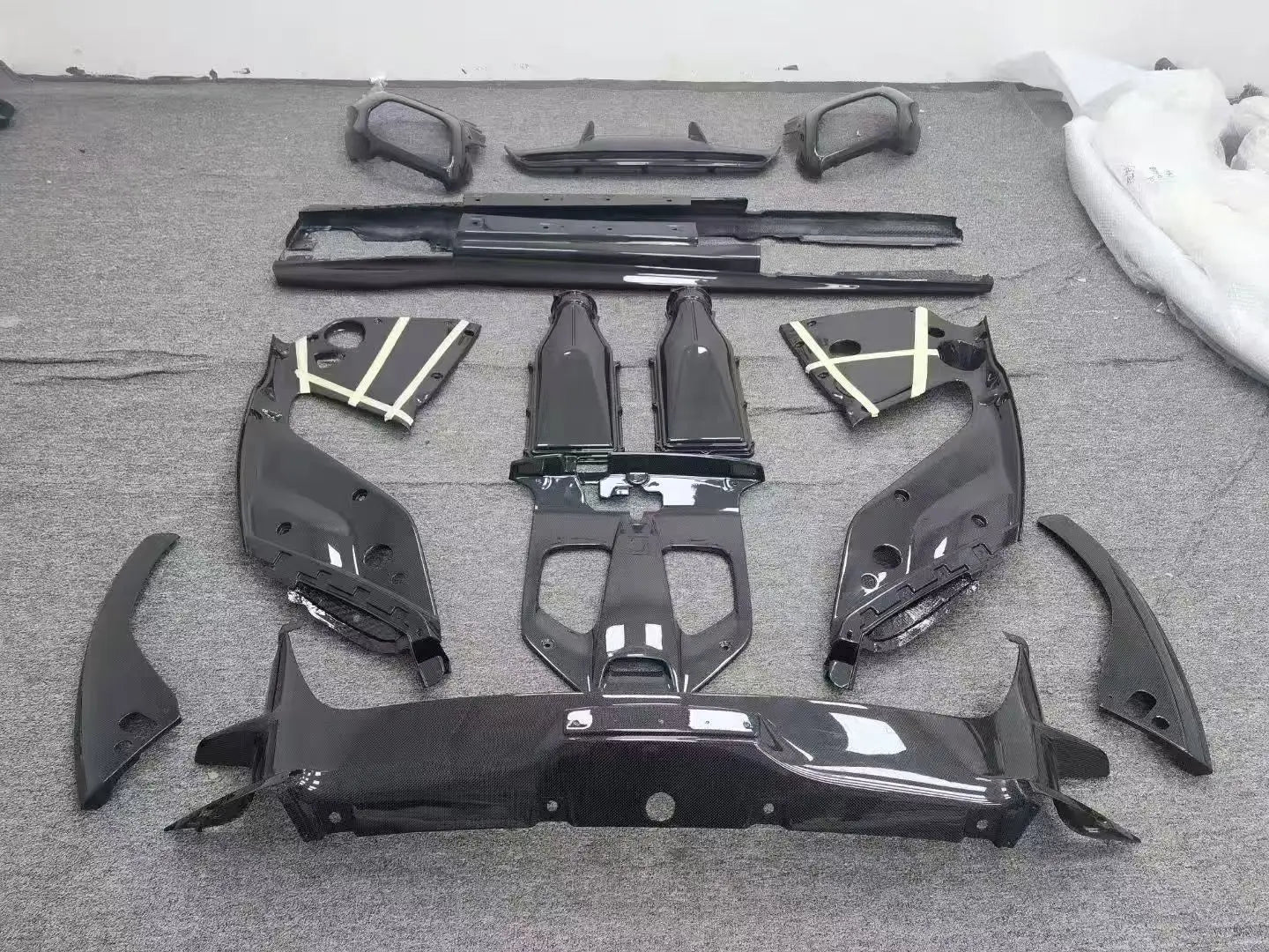 FERRARI 812 Dry Carbon Fiber Full Engine Interior Kit