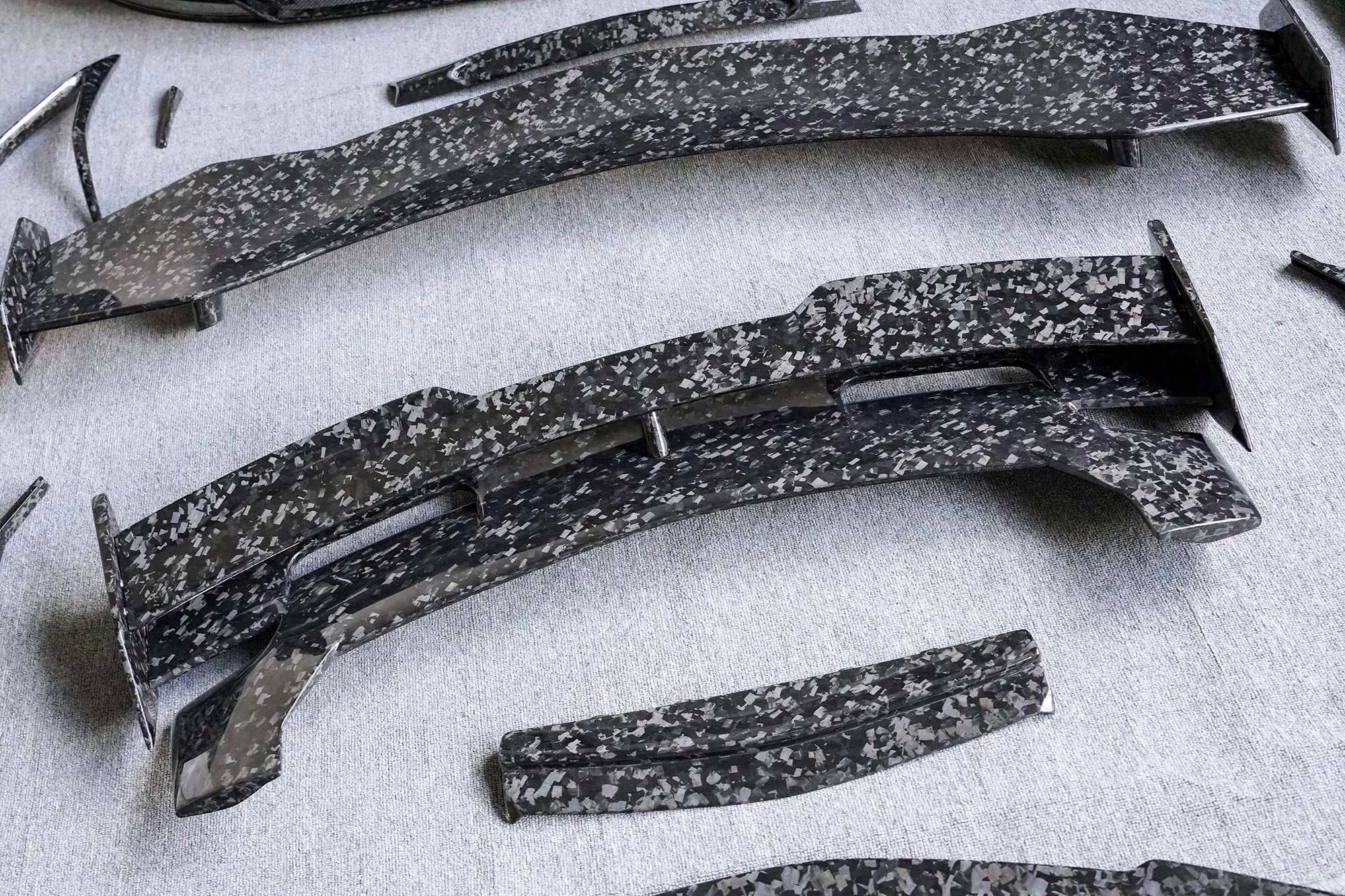 LAMBORGHINI URUS Forged Carbon fiber Wide Body Kit