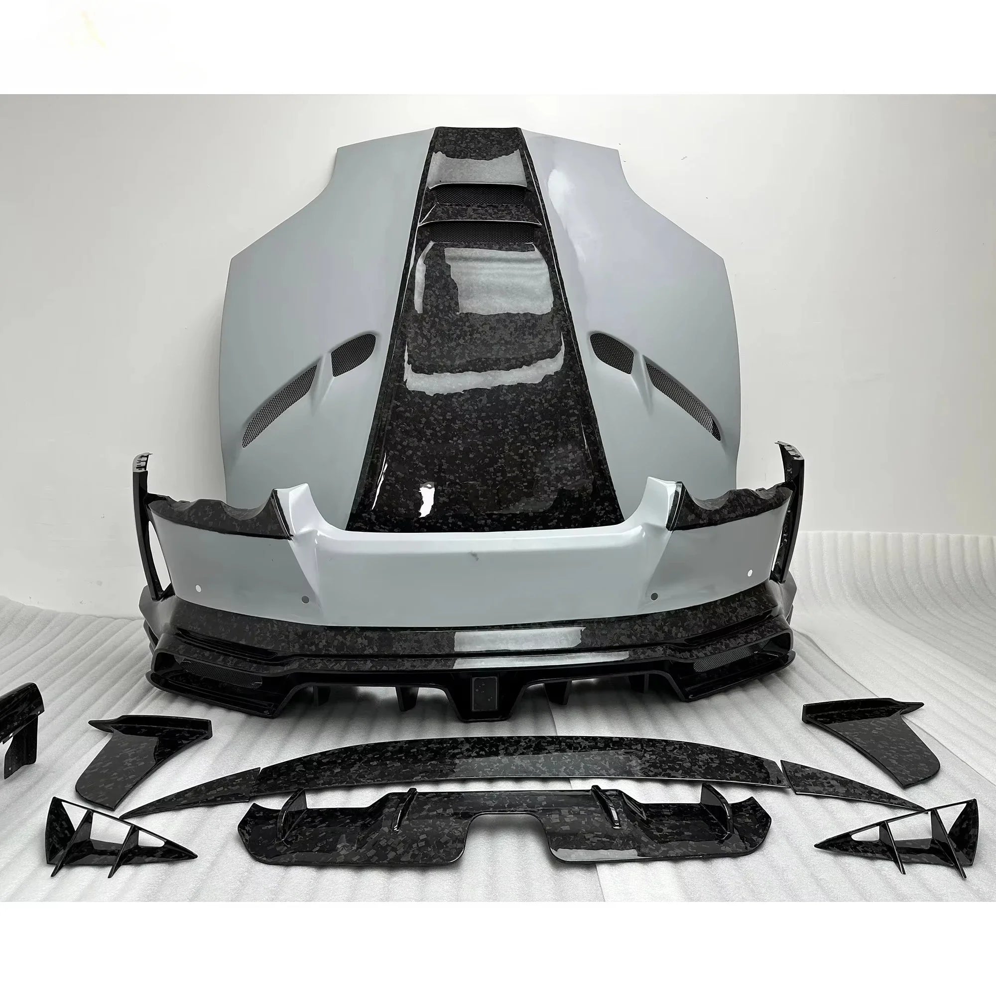FERRARI 812 Partial Dry Forged Carbon Fiber Mansori Style Body Kit