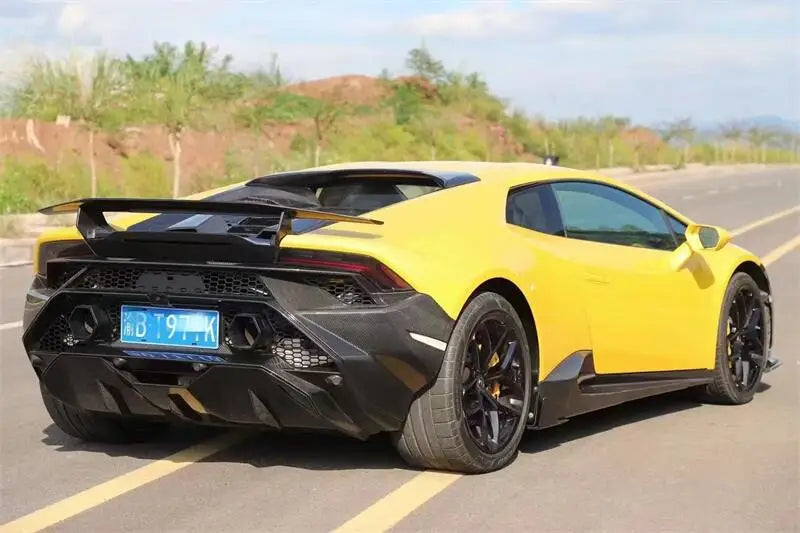 LAMBORGHINI HURACAN Dry Forged Carbon Fiber Rear Bumper