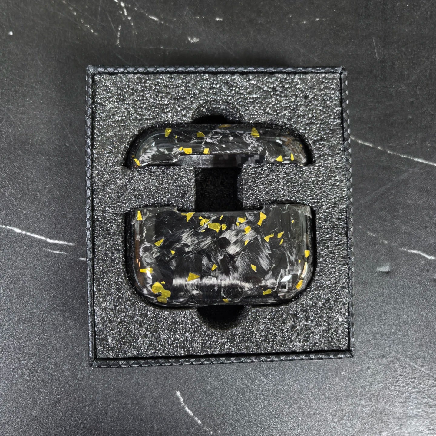 Apple AirPods Carbon Fiber Case