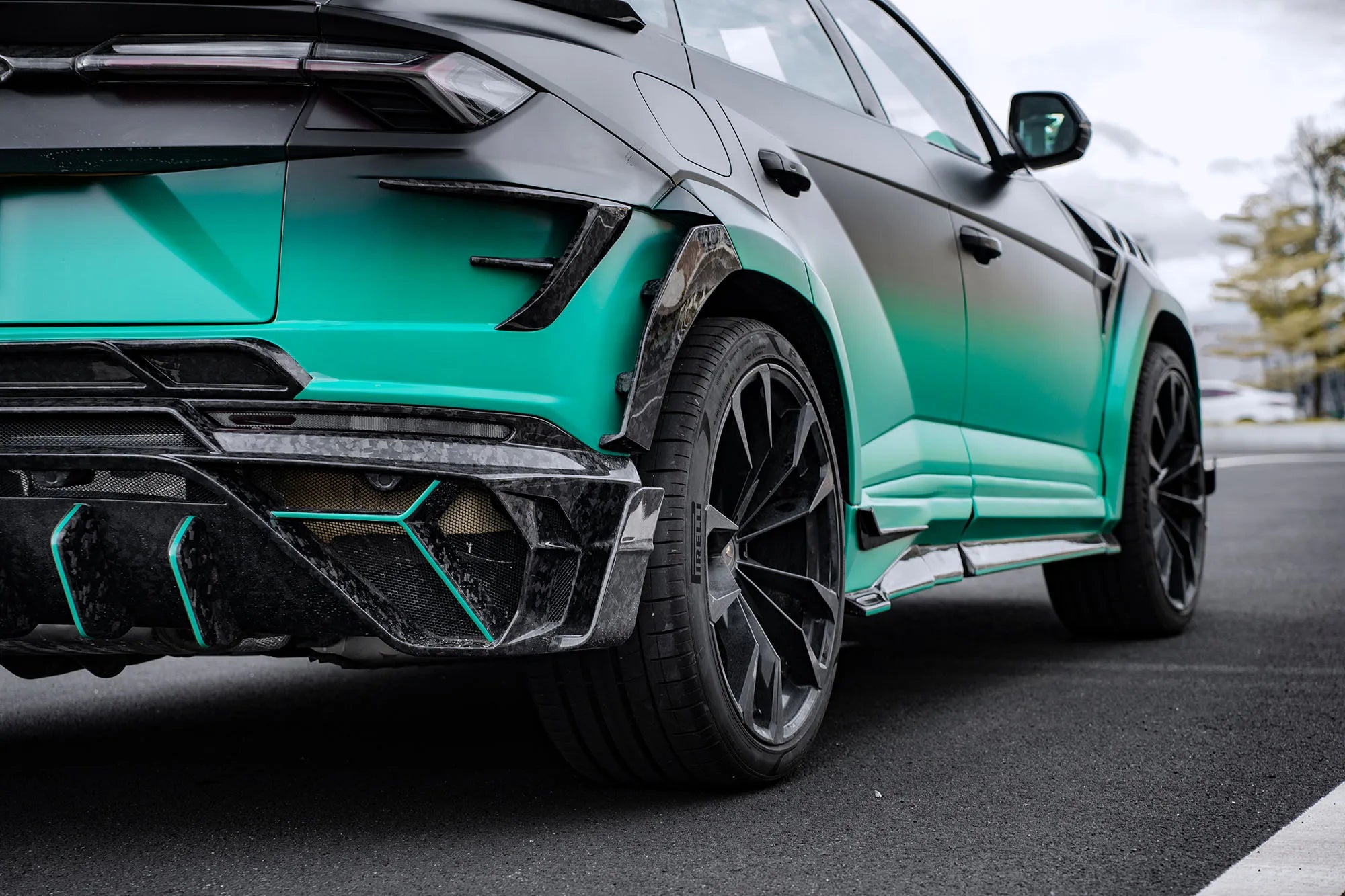 LAMBORGHINI URUS Forged Carbon fiber Wide Body Kit