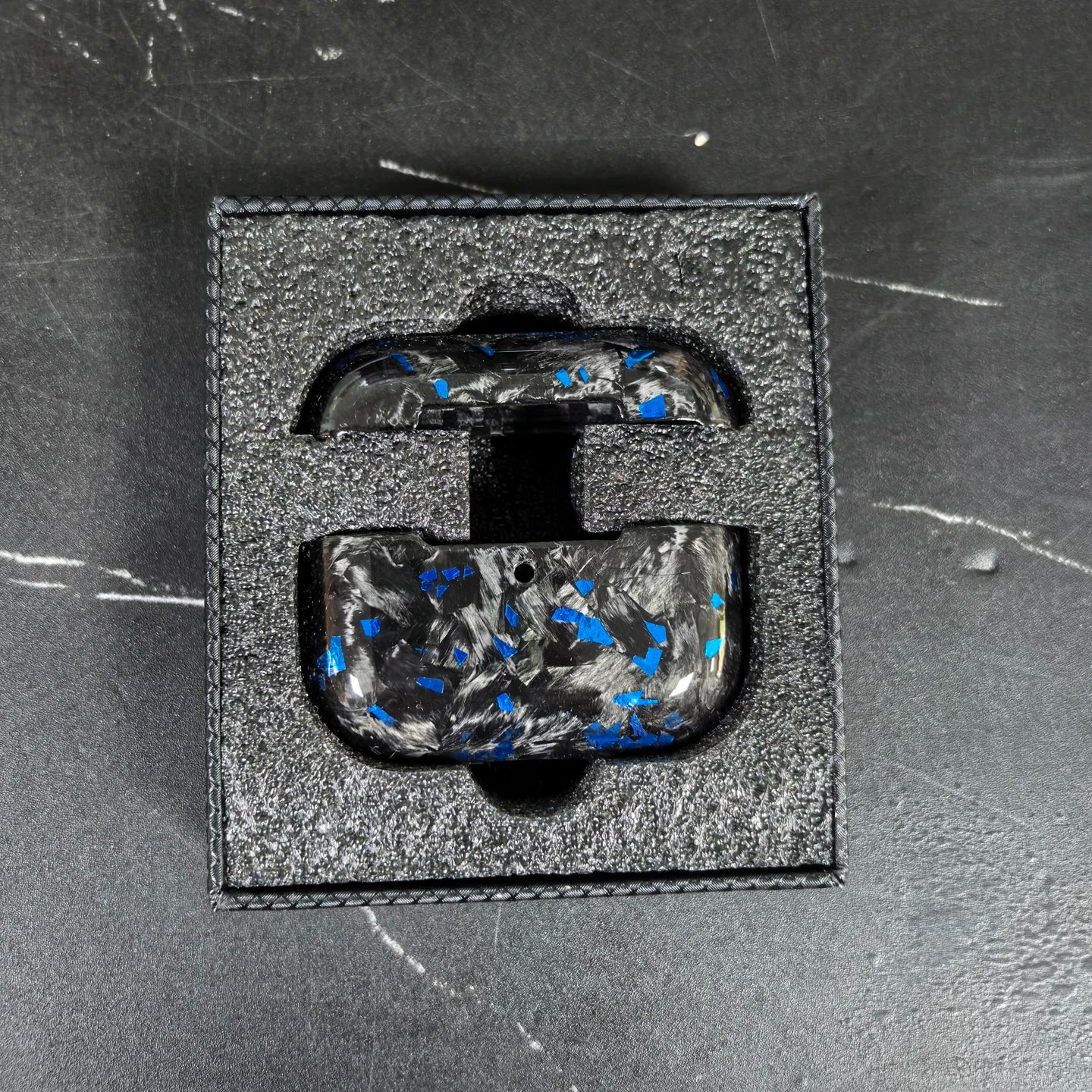 Apple AirPods Carbon Fiber Case